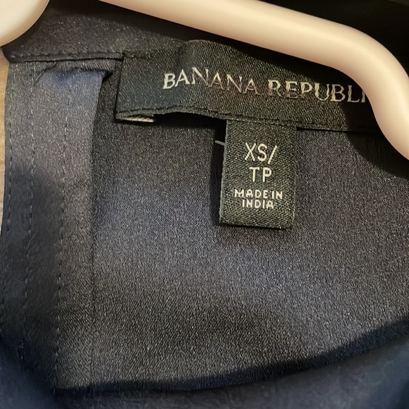 Black satin top NWOT - Picture 4 of 8